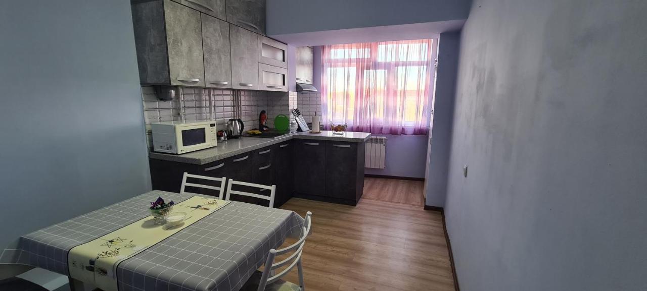 Flat In Central Biškek Exteriér fotografie